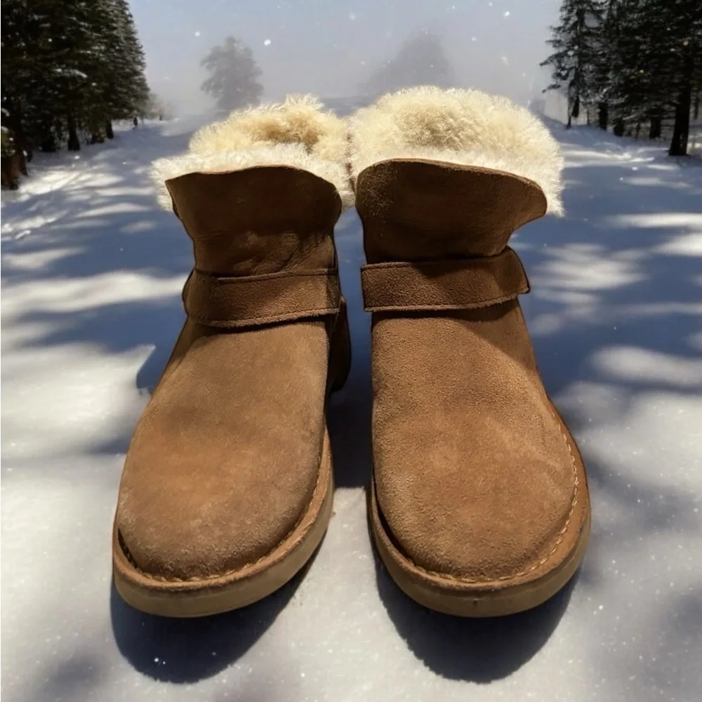 UGG Zariyah Water Repellent Tan Suede Ankle Boots.